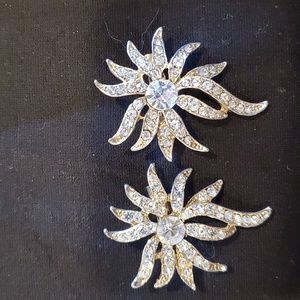 Retro Sarah Coventry set of two rhinstone brooches